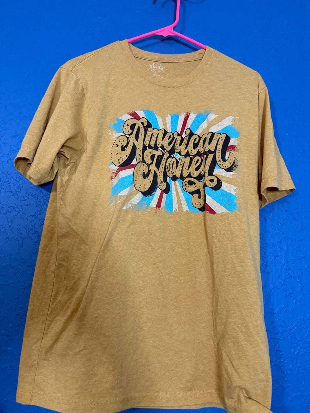 Texas True Threads American Honey Retro Graphic T-Shirt Gold Size L